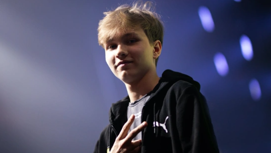 更是对他们 更是对他们